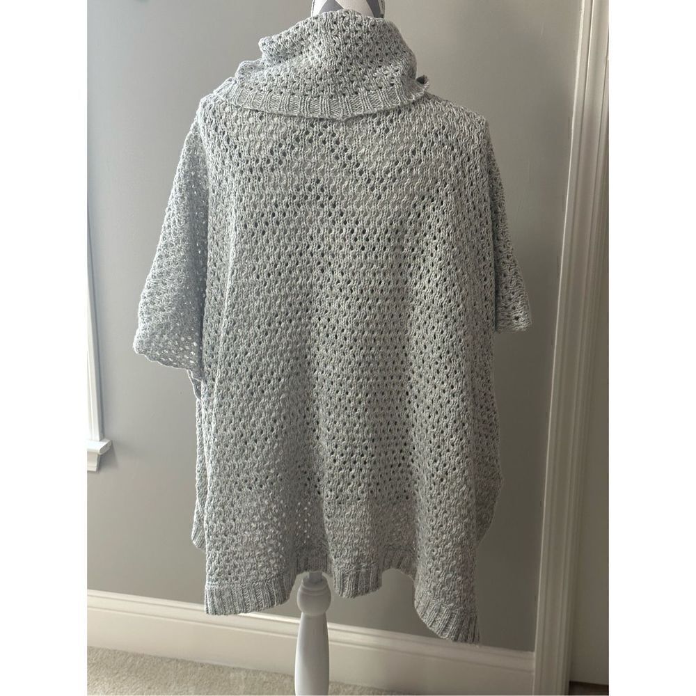 Open weave knit poncho - Picture 3 of 7